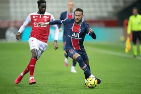 转折点！波尔图状态回暖，法甲冲刺阶段攻防权衡，球迷炸锅，轮换策略成焦点的简单介绍-九游官网