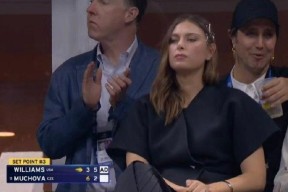 包含莎拉波娃意外战胜德国队，重返赛场引爆全场！再创辉煌时刻的词条