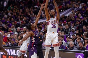 浓眉哥重要时刻锐不可当，独行侠带队取胜！上演精彩一战(锐不可当和锐不可挡哪个正确)